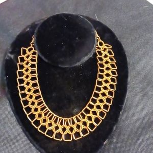 Vintage goldtone choker from the 70's.
